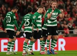 斯玛特：我们在进攻端对东契奇要求很高 在防守端也同样如此